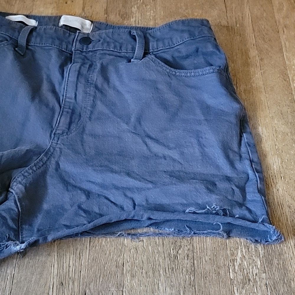 Shredded jean short - Picture 2 of 5
